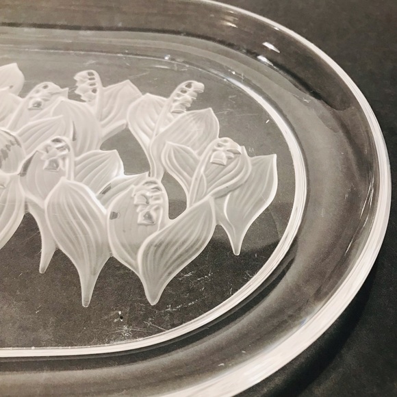 Vintage Sasaki Oval Crystal Plate Lily of Valley Frosted Plate 14”-8” - Picture 9 of 12